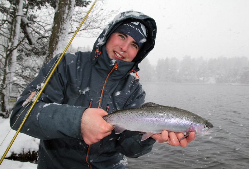 Så drar du regnbågen på fluga i vinter