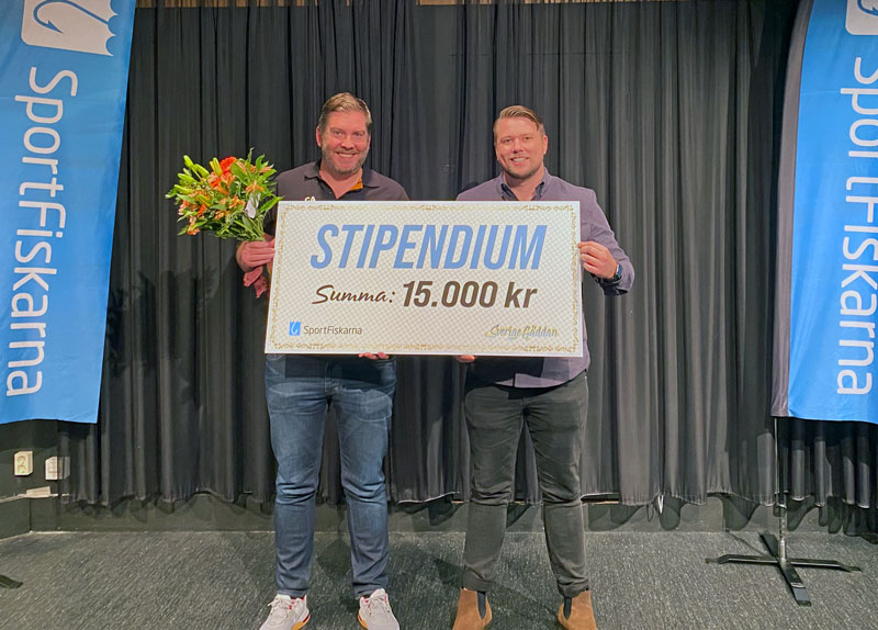 Calle Andersson mottog stipendium på tävlingsmötet