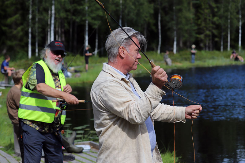 anders-lindh-kastar-...