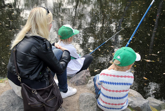 Regnbågsfiske för barn på Skansen