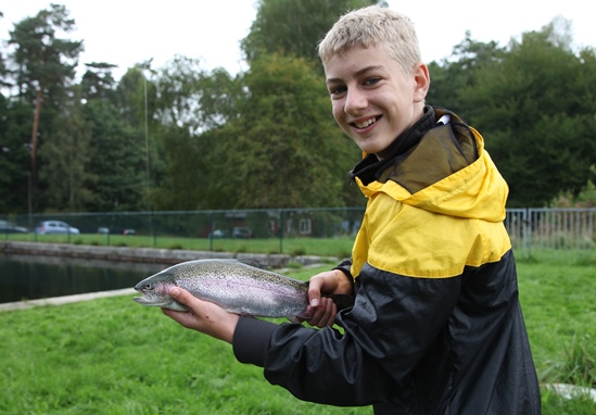 Fiskeskolan nära fulltecknad