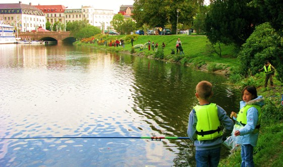 Fisketävling i Vallgraven 17/11