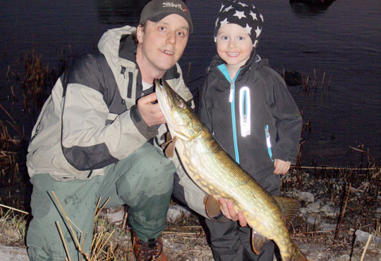 Framtidens Sportfiskare: Emil med pappa tog gädda